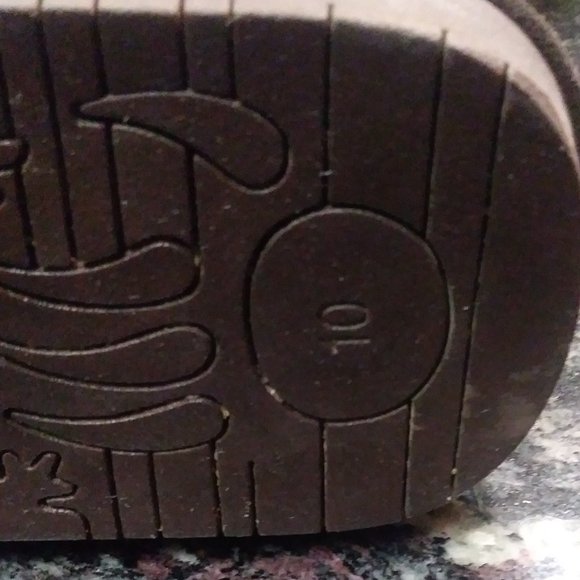 BearPaw Suede Boots with NeverWet technology- Size 10 - Picture 3 of 3